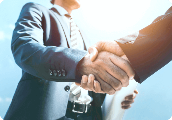 握手をしている様子