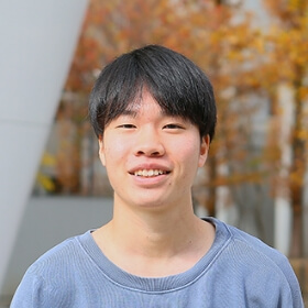 伴さんの顔写真